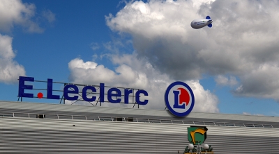 Un ballon géant centre Leclerc Au Mans