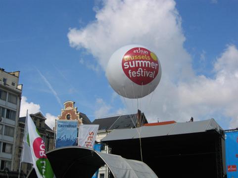 Ballon GEANT publicitaire gonflé à l'hélium