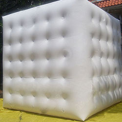 cube publicitaire gonflé à l'hélium ou à l'air