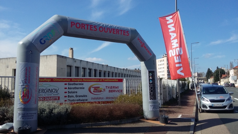 Arche gonflable avec publicité amovibles groupe SEHCOR
