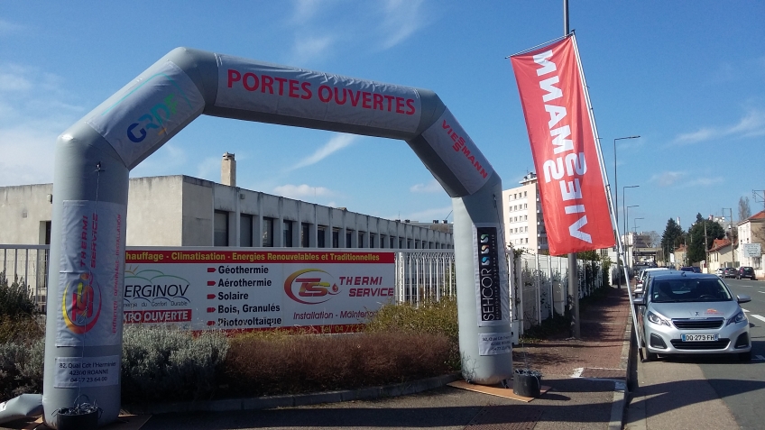 Arche gonflable avec publicité amovibles groupe SEHCOR